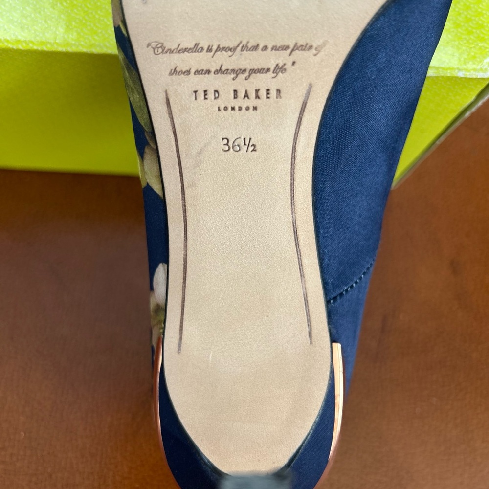 Ted Baker Women's Floral Navy Heels - Picture 6 of 7